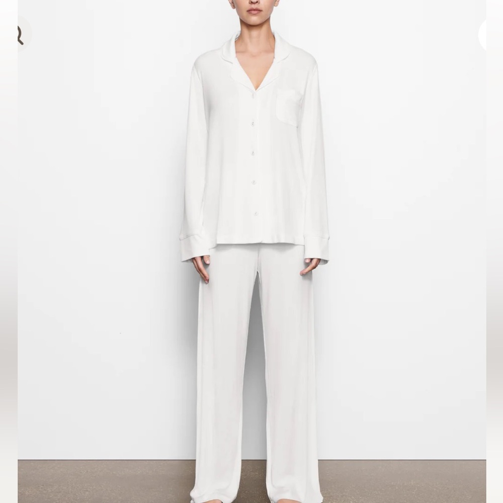 SKIMS soft lounge white pajamas in size XXS